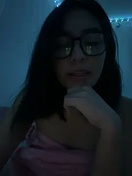 lunaaurora3 (F young) - 2 nalgadas