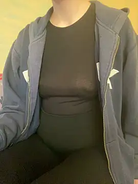 KittieCreme live cam on StripChat