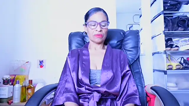 Aries_Mature live cam preview