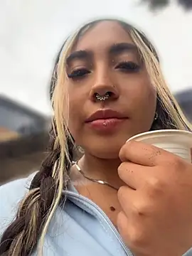 ManuelaVeeleez