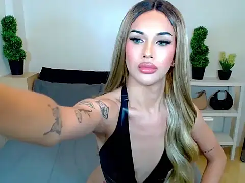 HorsecockMadison live cam on StripChat