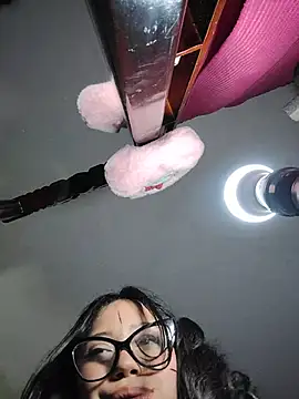 LilyRouse_ webcam stripchat model stream image