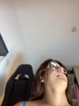 CallMeMia_