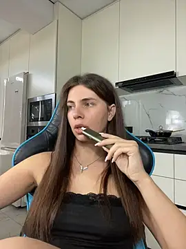 CurlyLara live sex cam