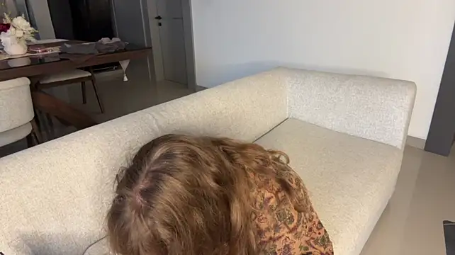 Sarahhh_xxx webcam