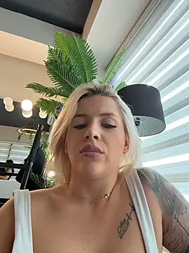 IveySin webcam