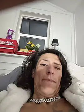 gurlnips