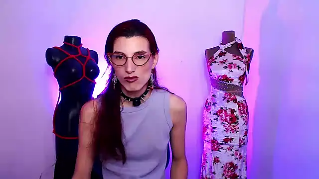Moira-Hot