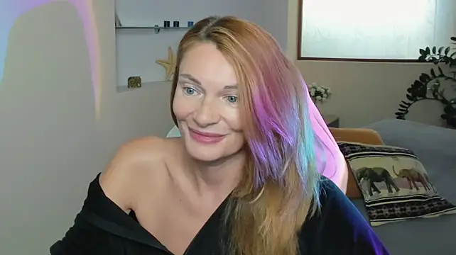 MistyBarnes live cam preview