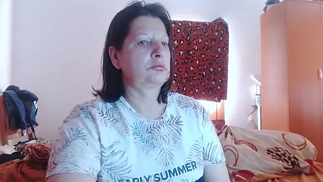 ExtasyMature live cam on StripChat