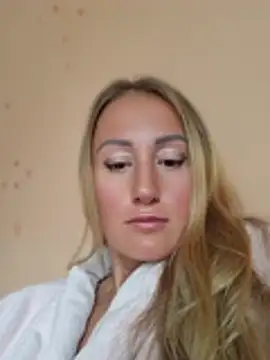 TinaKial live cam preview