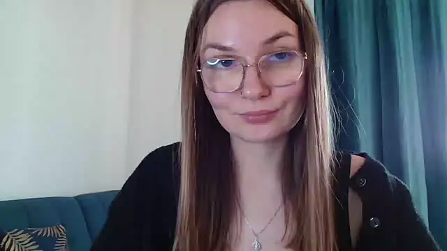 LooveELLYx live cam on StripChat