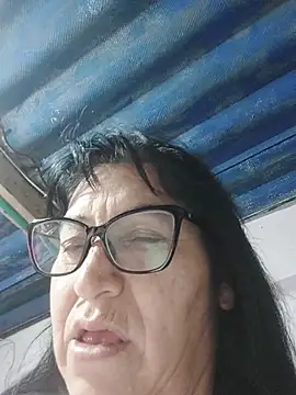 clarita_01 live cam preview