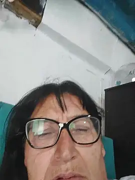clarita_01 live cam preview