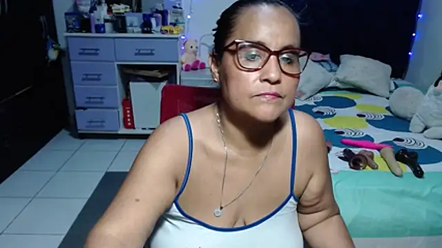 pervert_mommy_ live cam on StripChat