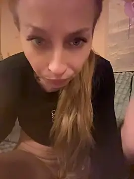 Mrs_Mr_007 webcam