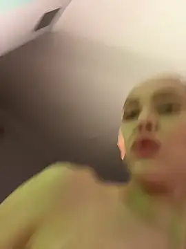 LittleFox___ live cam on StripChat