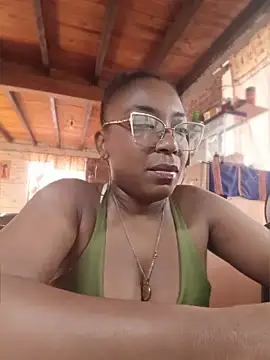 ChanneldelaCroix live cam on StripChat