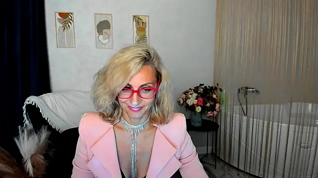 MuseOfStage live cam on StripChat