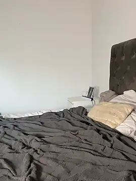 EllaMae live cam