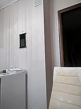 MilkCandyGirl live cam on StripChat