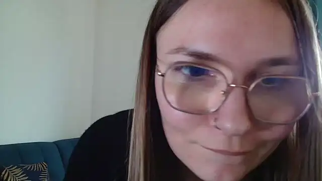 LooveELLYx live cam on StripChat