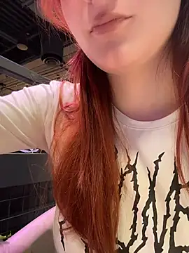 SaintMaya live cam preview
