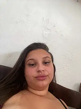 julia_moreira webcam