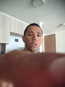 Arsenio13 live cam on StripChat