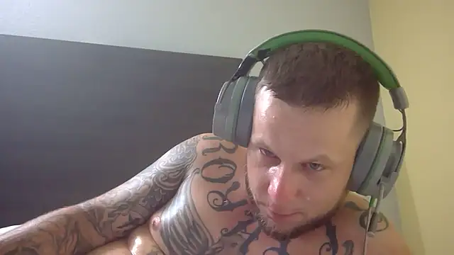 tattedpipeliner live cam on StripChat