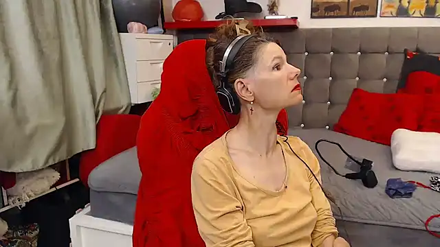Live webcam show with kellyterapy - Interactive Lovense toys available