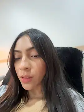 Ema_azel live sex cam