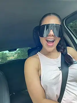 violettluxe (F milf) - Moan When The Vibration is On