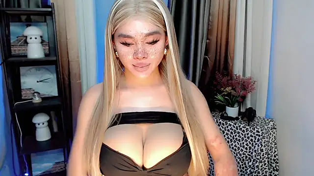 ExpensiveTiffanyxx live cam on StripChat