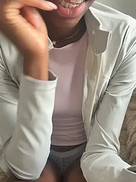 SexySkai webcam