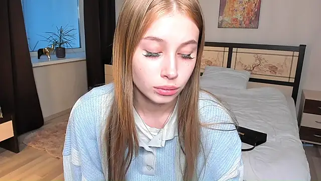 JunieAmert webcam