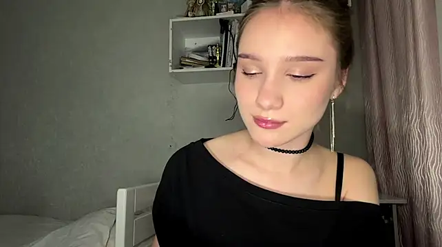 DonetteAlaya live cam on StripChat