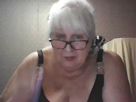 Alexia64231 live cam on StripChat
