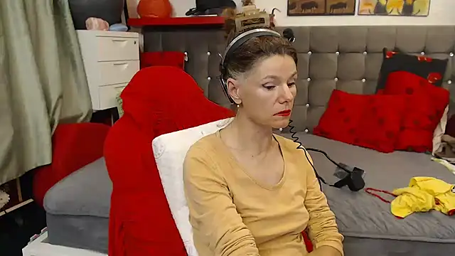 Show in live webcam con kellyterapy - Giocattoli Lovense interattivi disponibili