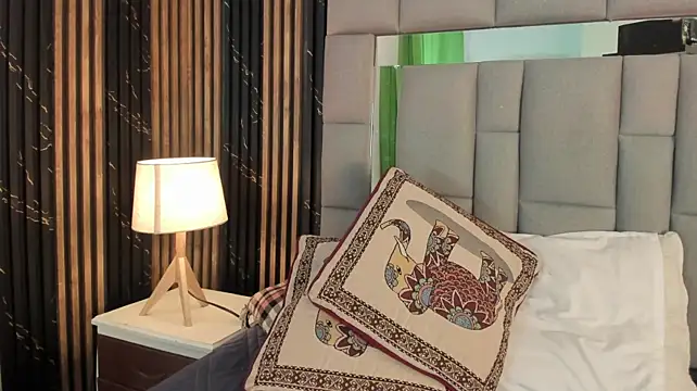 amaia_santini webcam stripchat model stream image