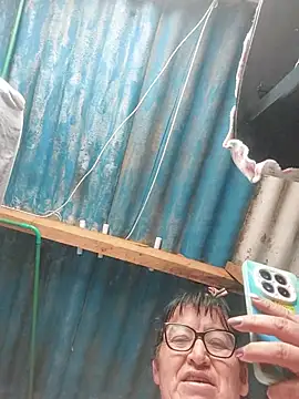 clarita_01 live cam preview