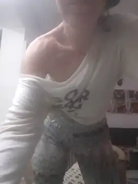lolafoxie live cam preview