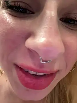 michelle_lovique live sex cam