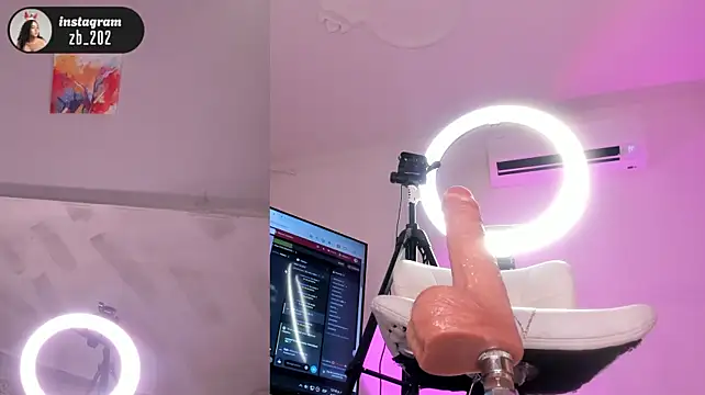 zoe_backer