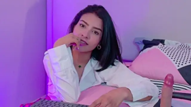 NaomiKlarc