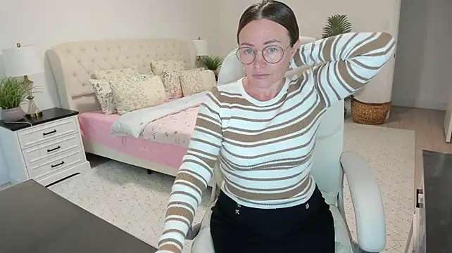 Vika73 live cam on StripChat
