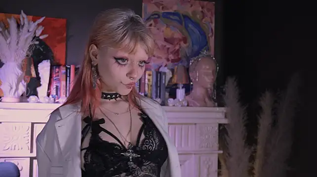 EffieRay live cam on StripChat