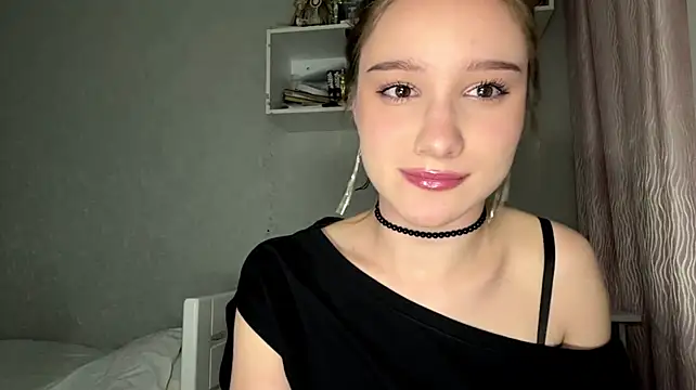 DonetteAlaya live cam on StripChat