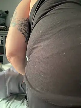dieseldame1313 Momentaufnahme des Live-Raums auf Stripchat