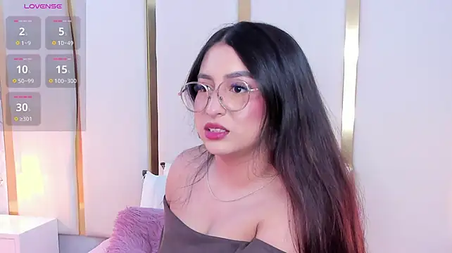 KamilaVegga live cam on StripChat